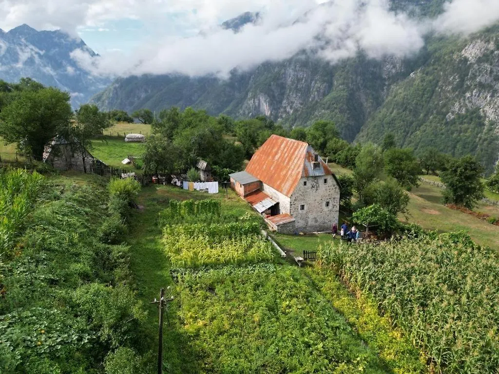 Marash Rrgalla Guesthouse Theth